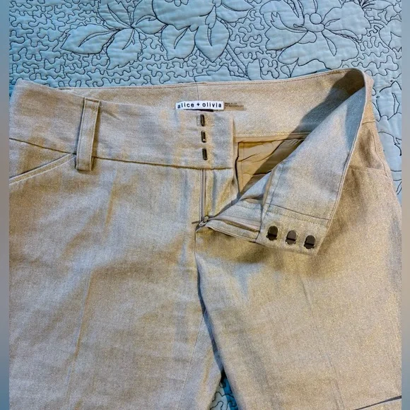 Alice + Olivia Metallic Gold Linen-Blend Cuffed Chino Shorts Sz 6🧡 - Picture 7 of 11
